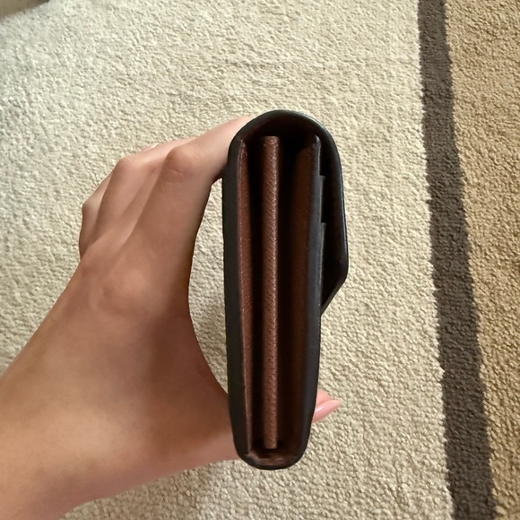 Louis Vuitton Sarah Wallet - Picture 7 of 9